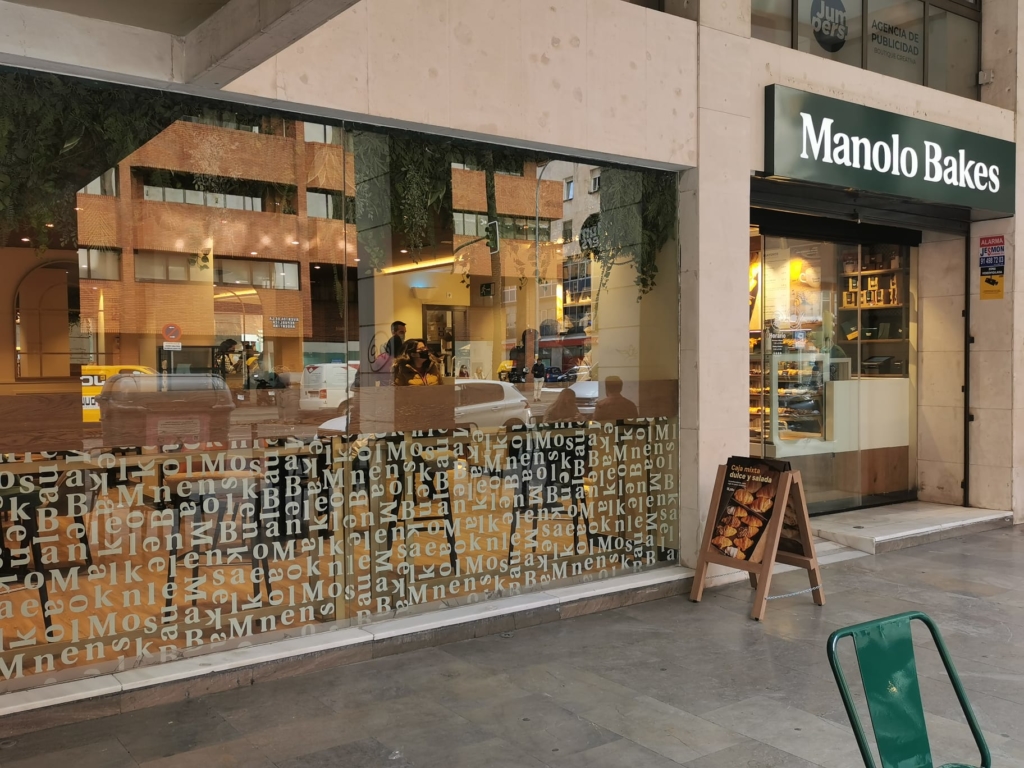 Nuevo local comercial de Manolo Bakes en Sevilla asesorados por Apiburgos