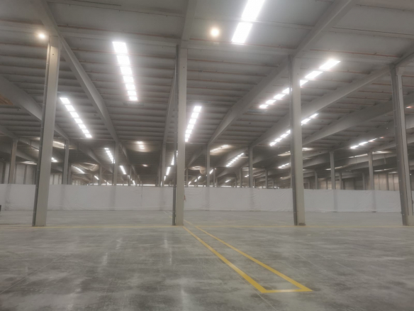 Nave Megapark Sevilla 1