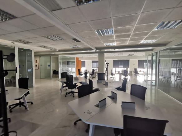 OFICINA ALQUILER ISLA DE LA CARTUJA.SEVILLA