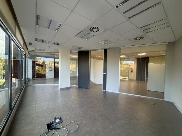 OFICINA ALQUILER SECTOR SUR-PALMERA