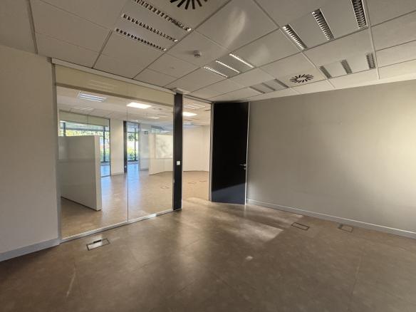 OFICINA ALQUILER SECTOR SUR-PALMERA