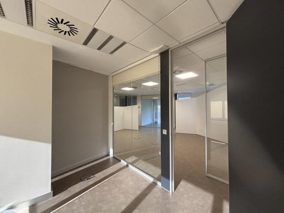 OFICINA ALQUILER SECTOR SUR-PALMERA