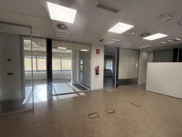 OFICINA ALQUILER SECTOR SUR-PALMERA